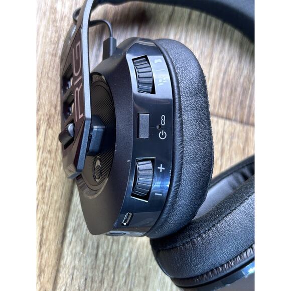 NACON RIG 700HX Black Ear-Cup (Over the Ear) Headset for Xbox One/Series X|S New - Picture 5 of 16